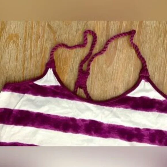 Striped Tank Top - Picture 4 of 5